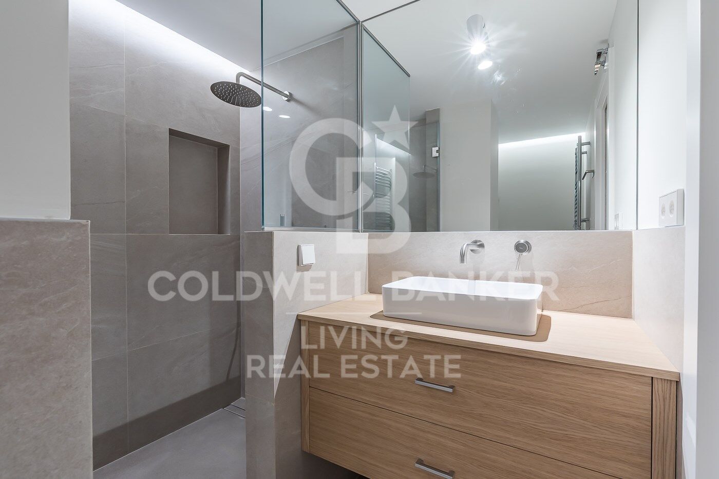 Flat 3 Bedrooms Sale Madrid