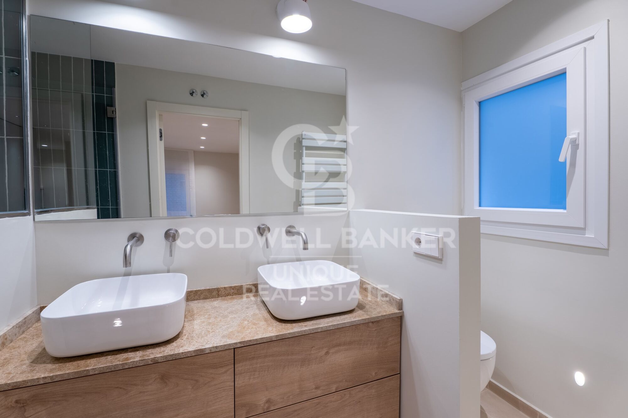 Renovated exterior apartment with parking space and storage room in Castellana, Madrid