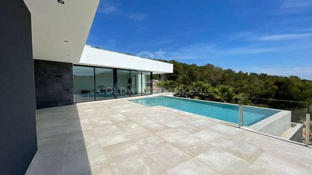 Atemberaubende moderne Villa in privilegierter Urbanisation mit Meerblick - Jávea