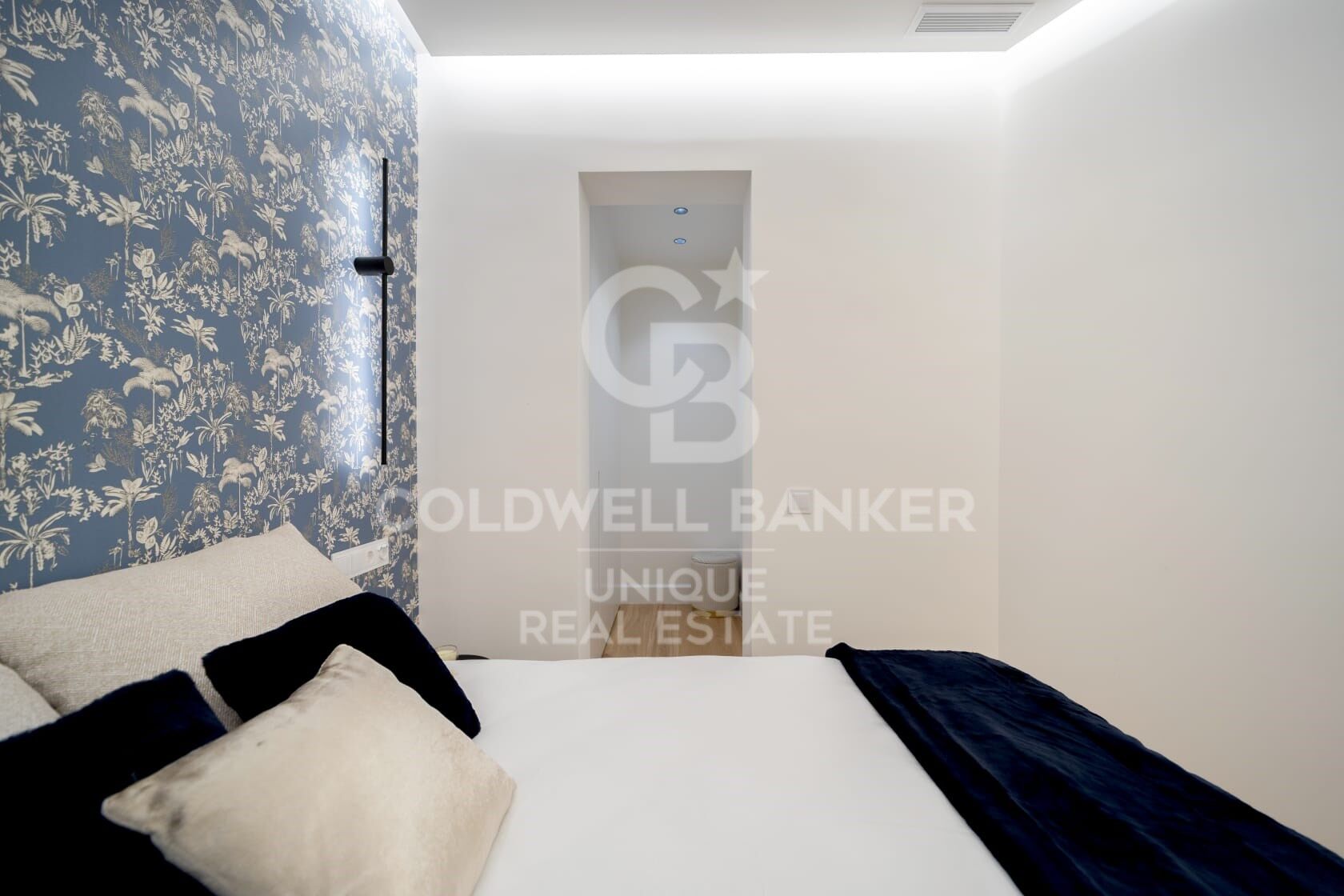 Renovated exterior flat in Castellana, Madrid