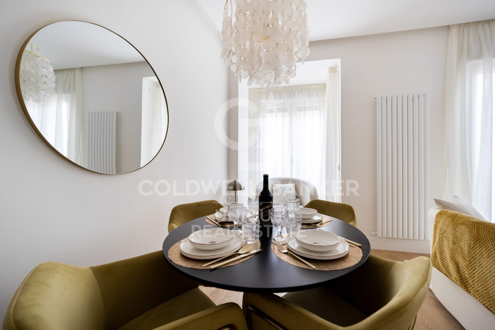 Renovated exterior flat in Castellana, Madrid