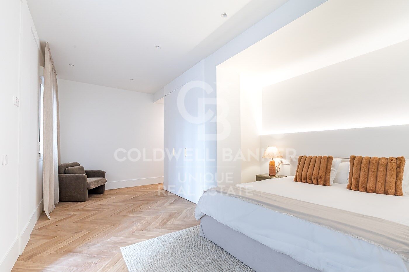 Renovated exterior apartment in Castellana, Madrid