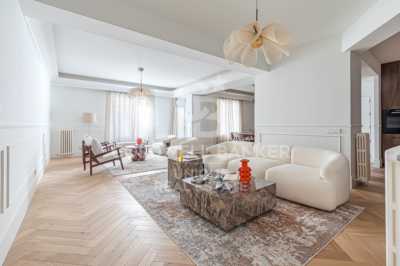 Renovated exterior apartment in Castellana, Madrid