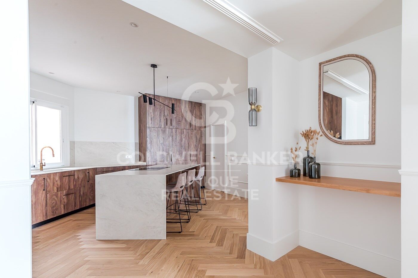Renovated exterior apartment in Castellana, Madrid