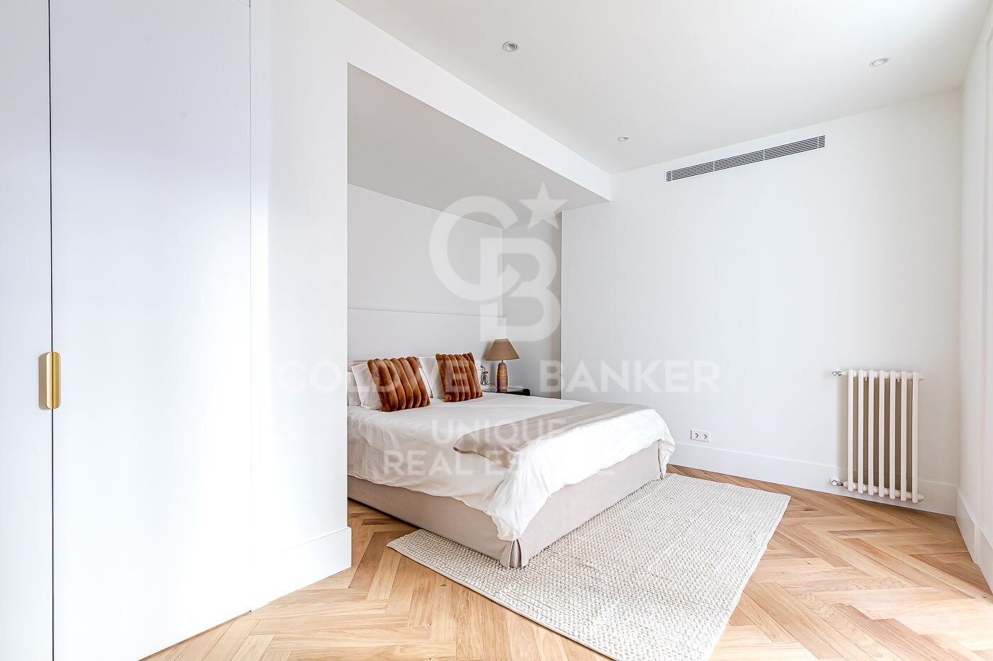 Renovated exterior apartment in Castellana, Madrid