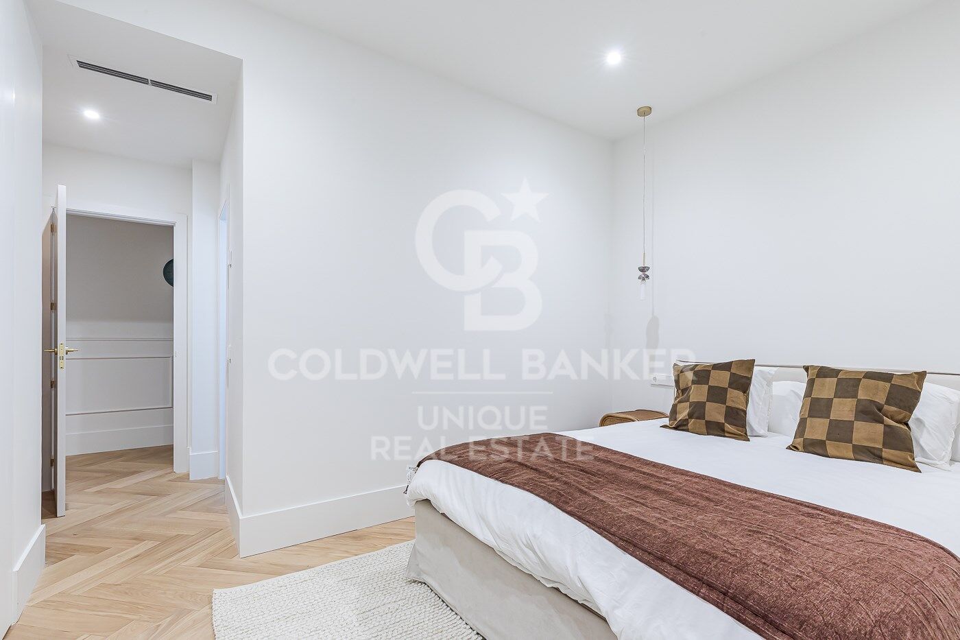 Renovated exterior apartment in Castellana, Madrid