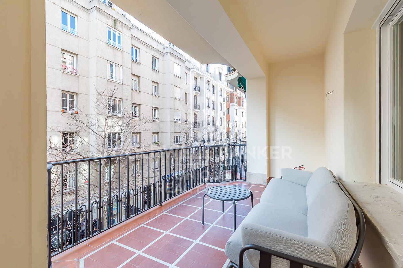 Renovated exterior apartment in Castellana, Madrid