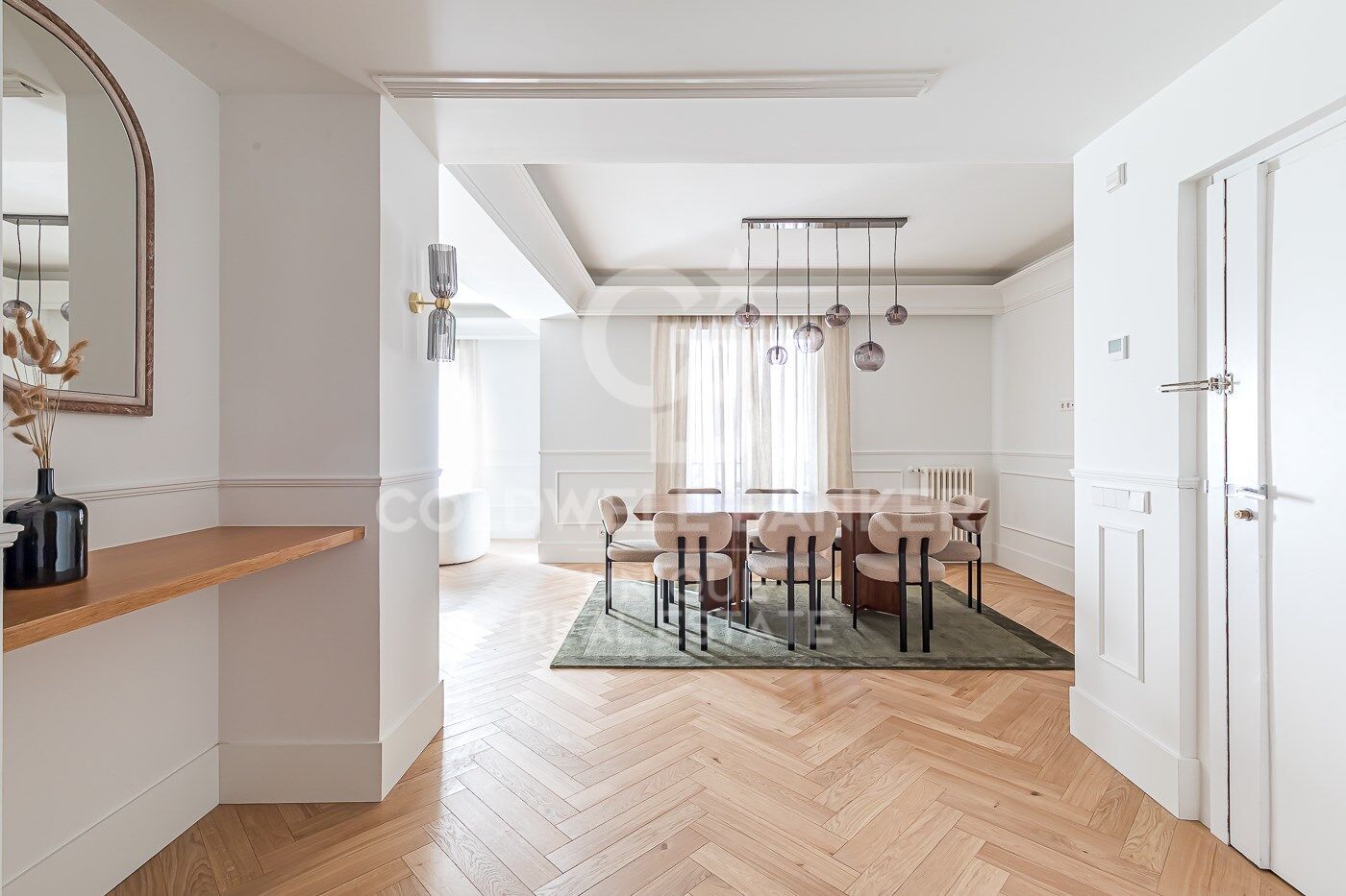 Renovated exterior apartment in Castellana, Madrid