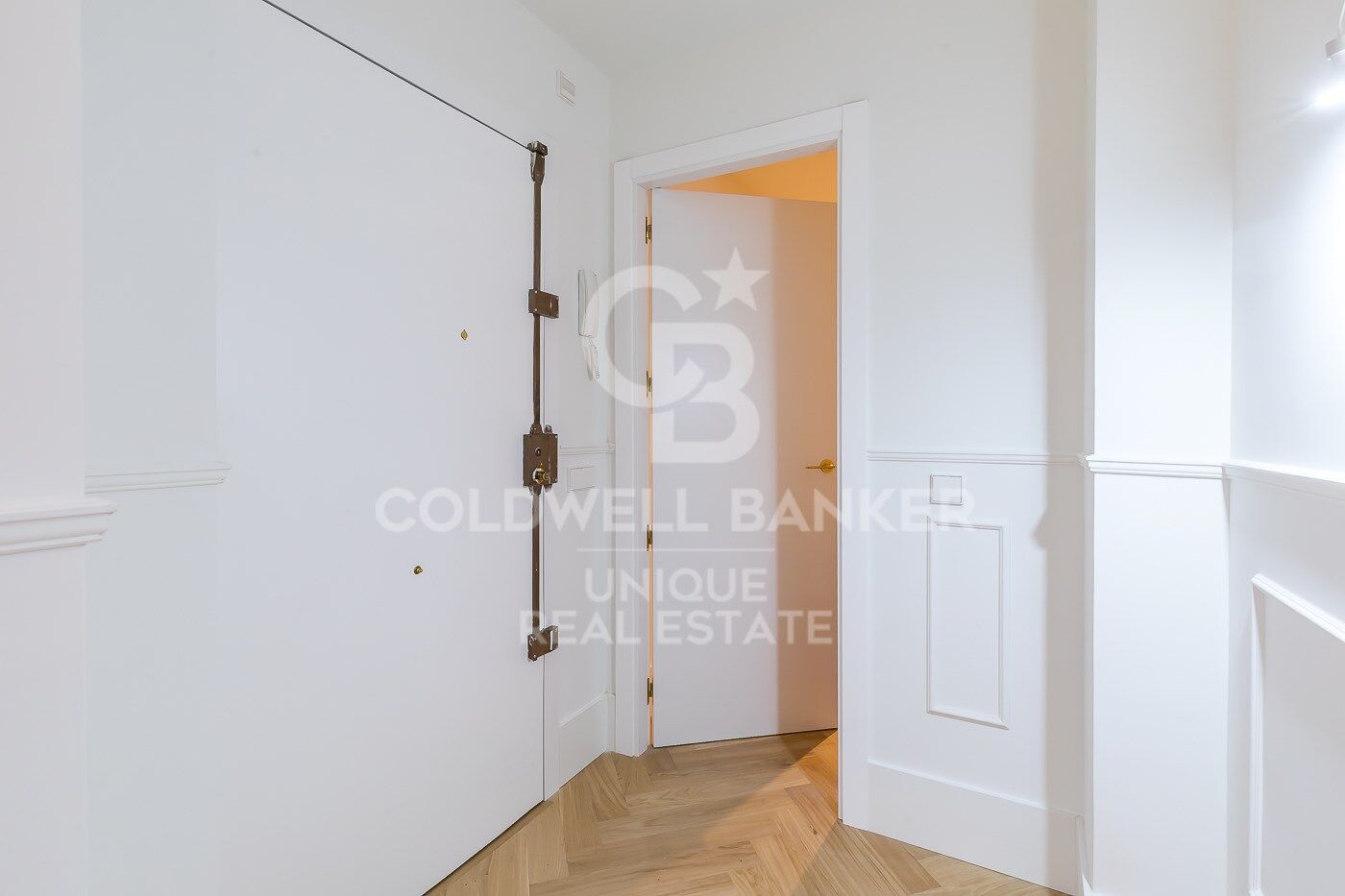 Renovated exterior apartment in Castellana, Madrid