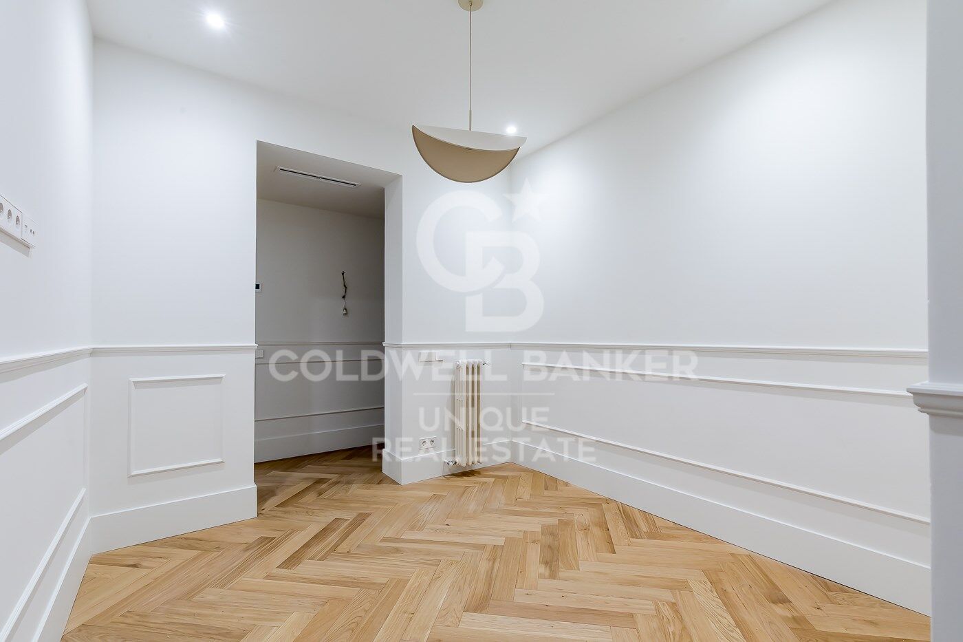 Renovated exterior apartment in Castellana, Madrid