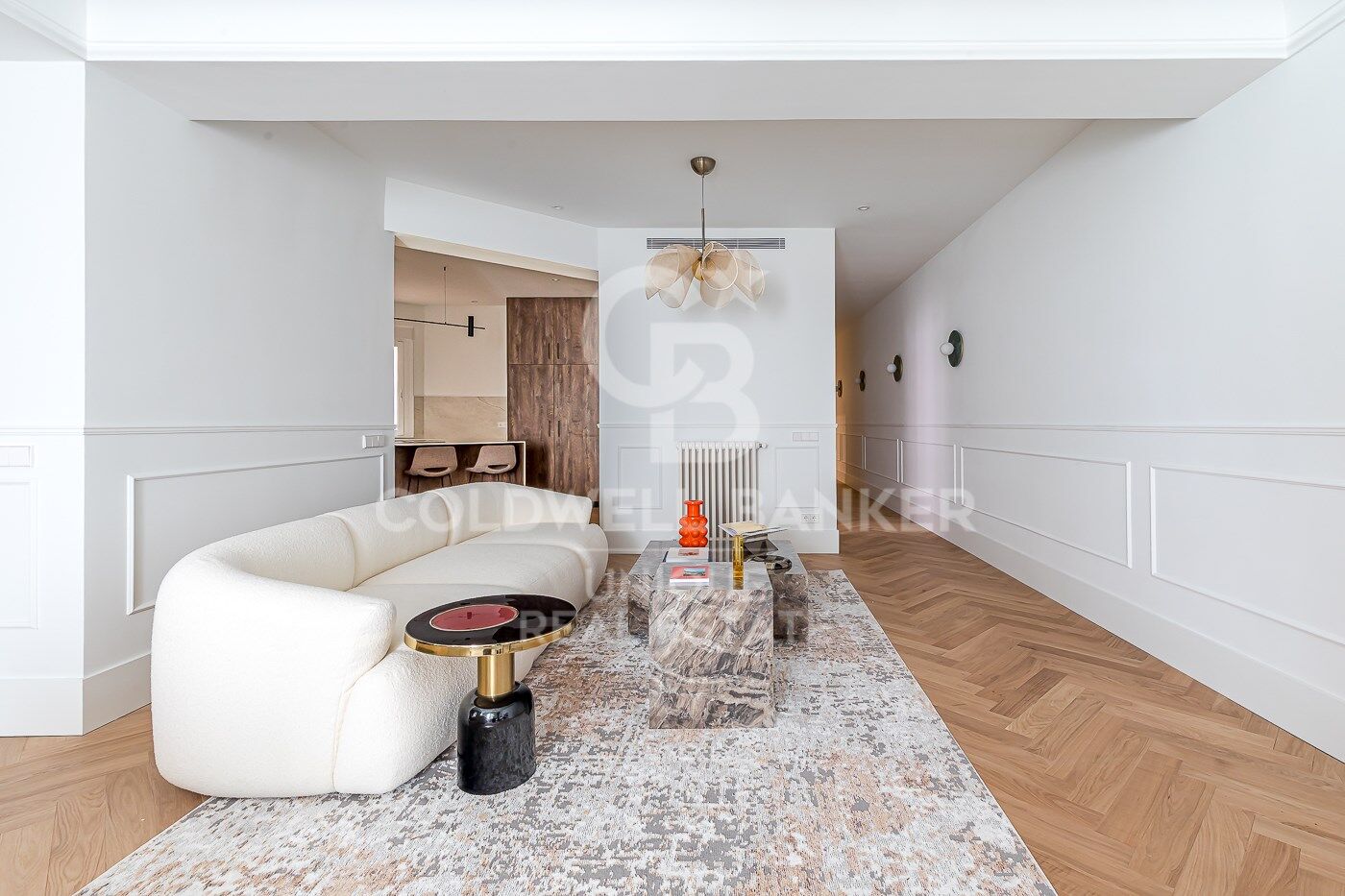 Renovated exterior apartment in Castellana, Madrid