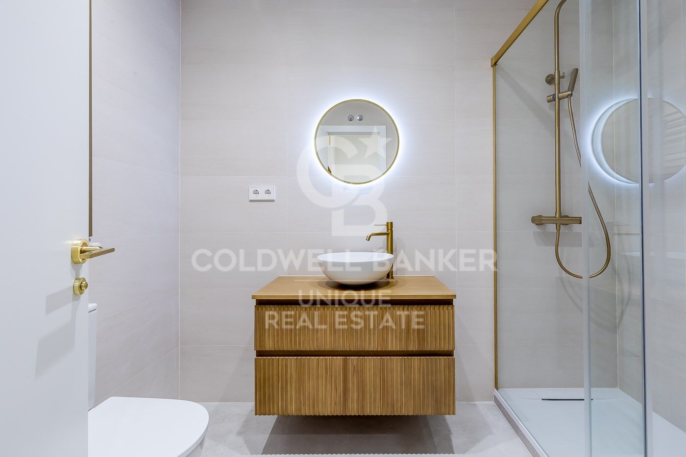 Renovated exterior apartment in Castellana, Madrid