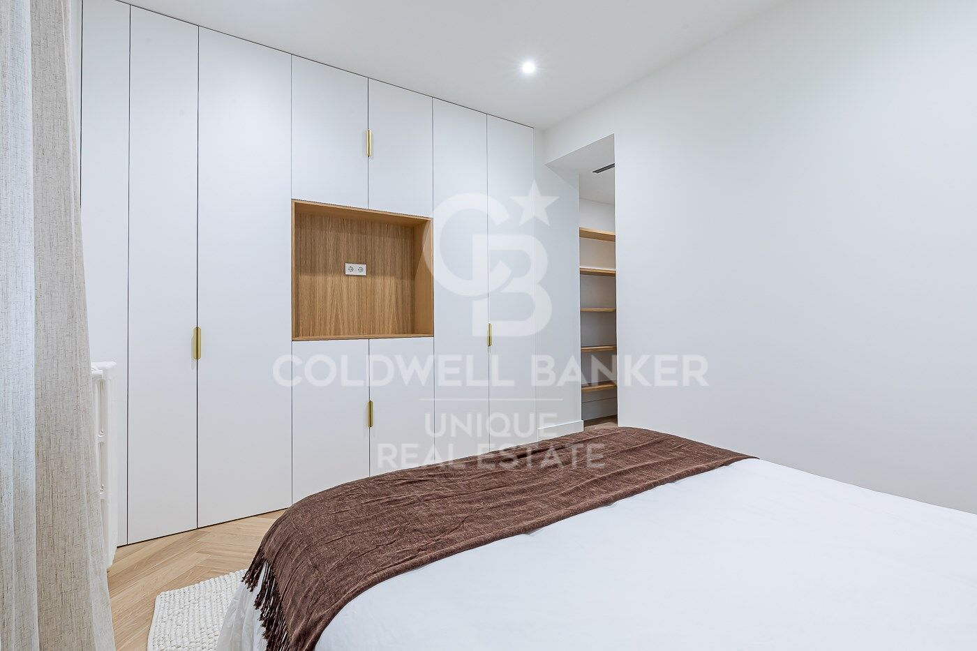 Renovated exterior apartment in Castellana, Madrid