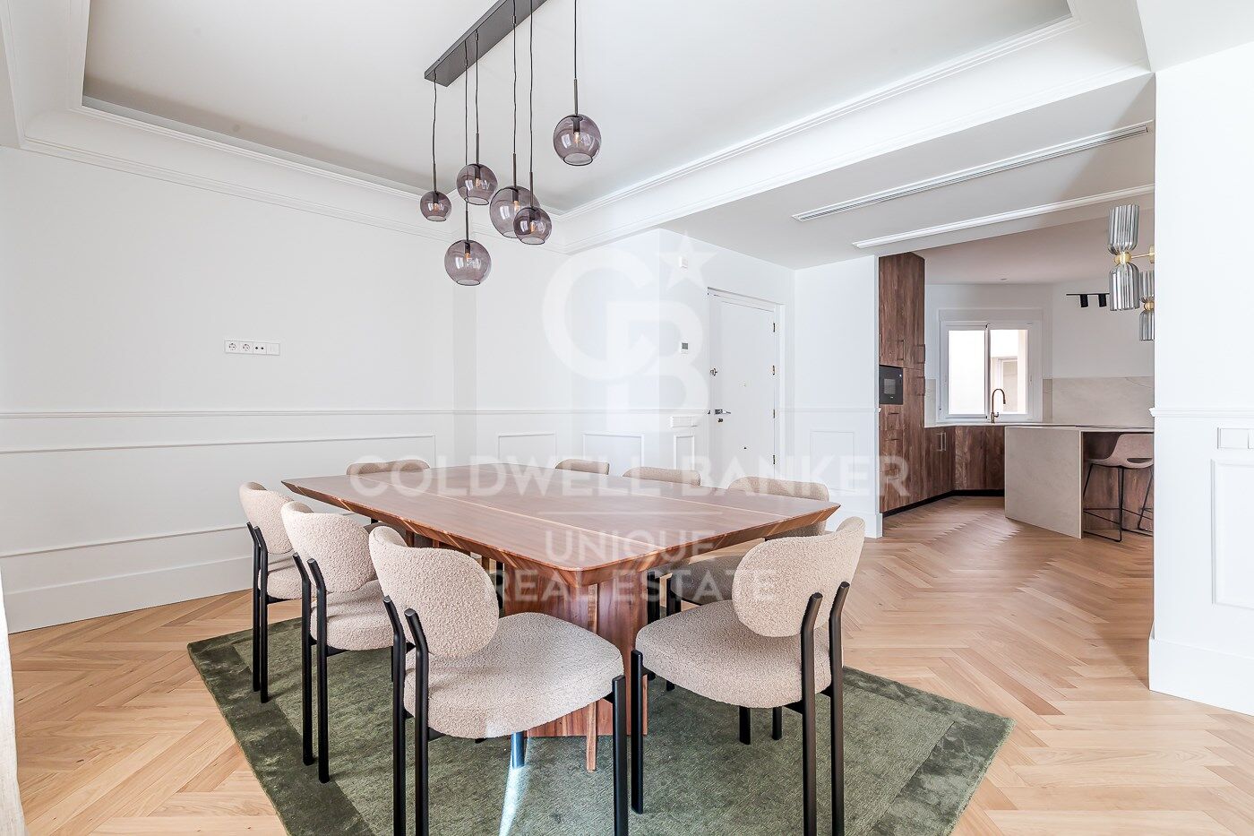 Renovated exterior apartment in Castellana, Madrid