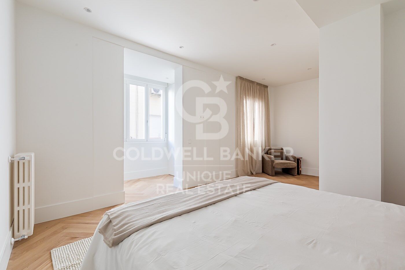 Renovated exterior apartment in Castellana, Madrid