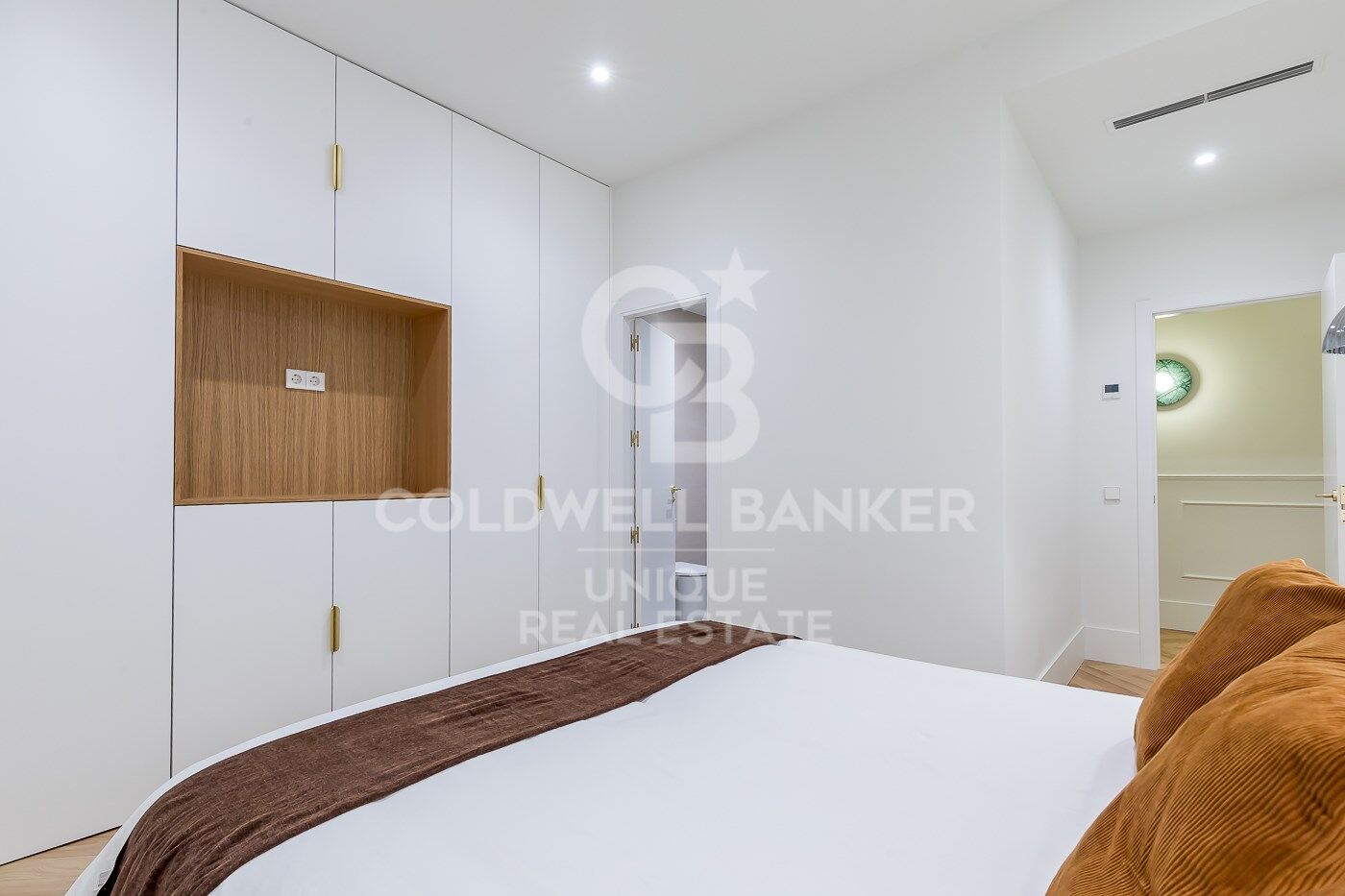 Renovated exterior apartment in Castellana, Madrid