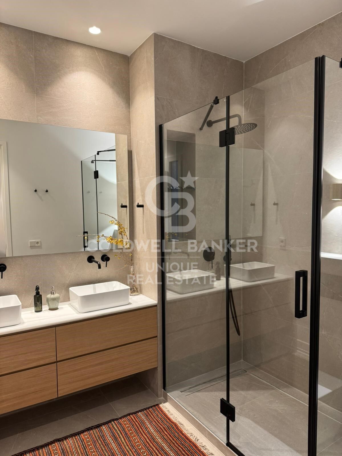 Renovated exterior flat in Justicia, Madrid