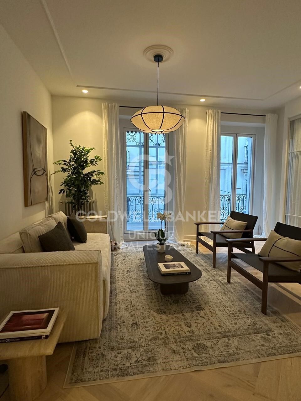 Renovated exterior flat in Justicia, Madrid
