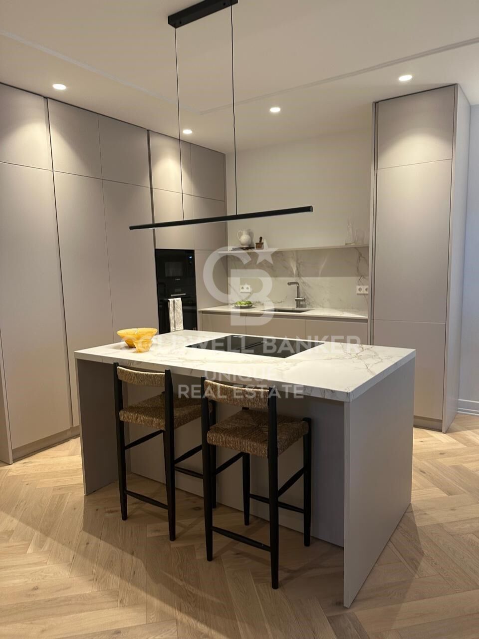 Renovated exterior flat in Justicia, Madrid