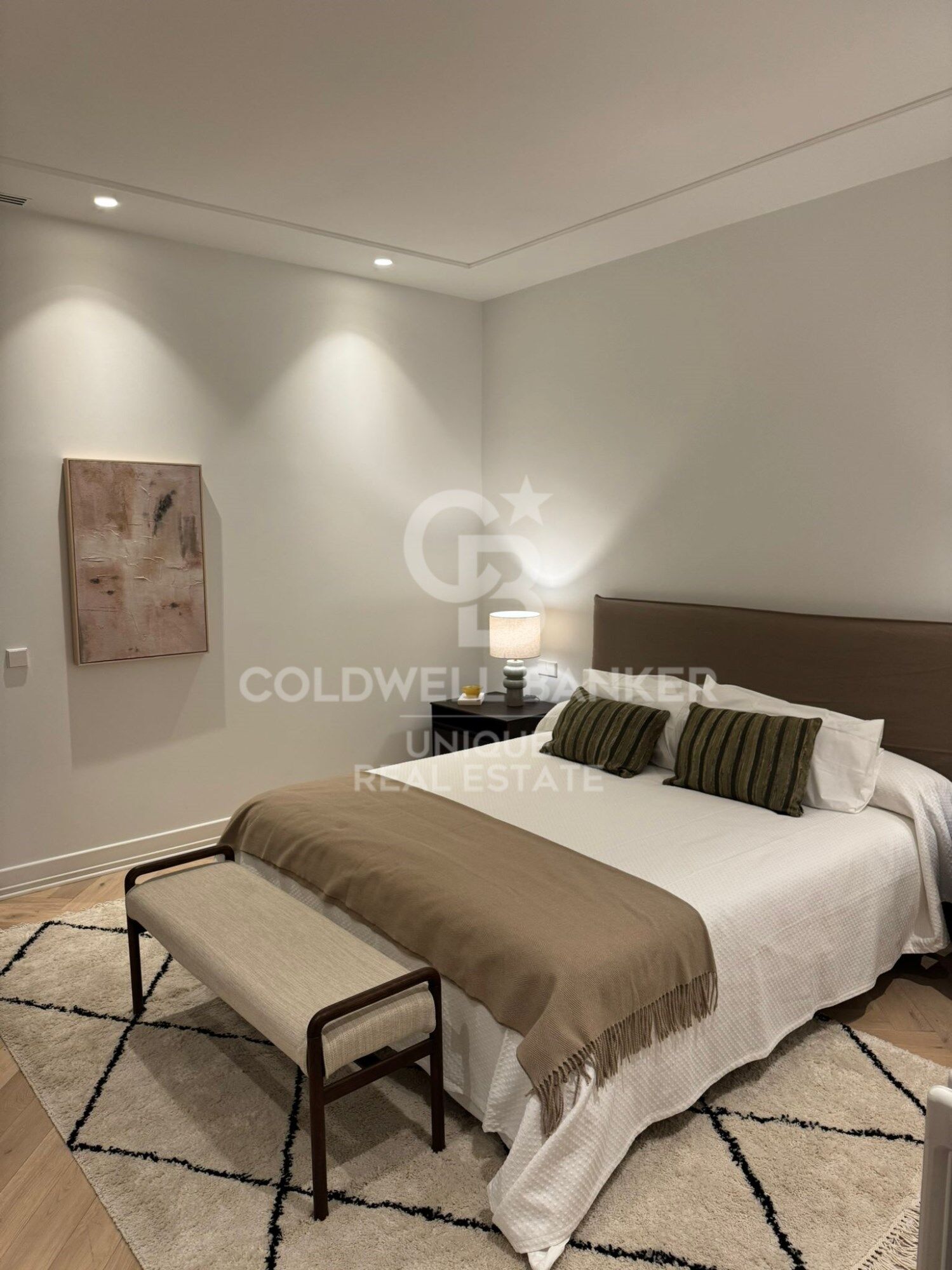 Renovated exterior flat in Justicia, Madrid