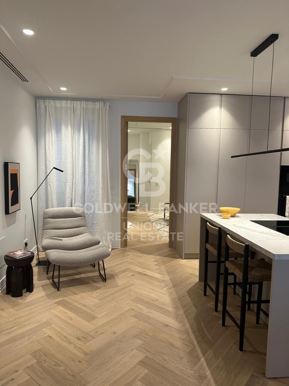 Renovated exterior flat in Justicia, Madrid
