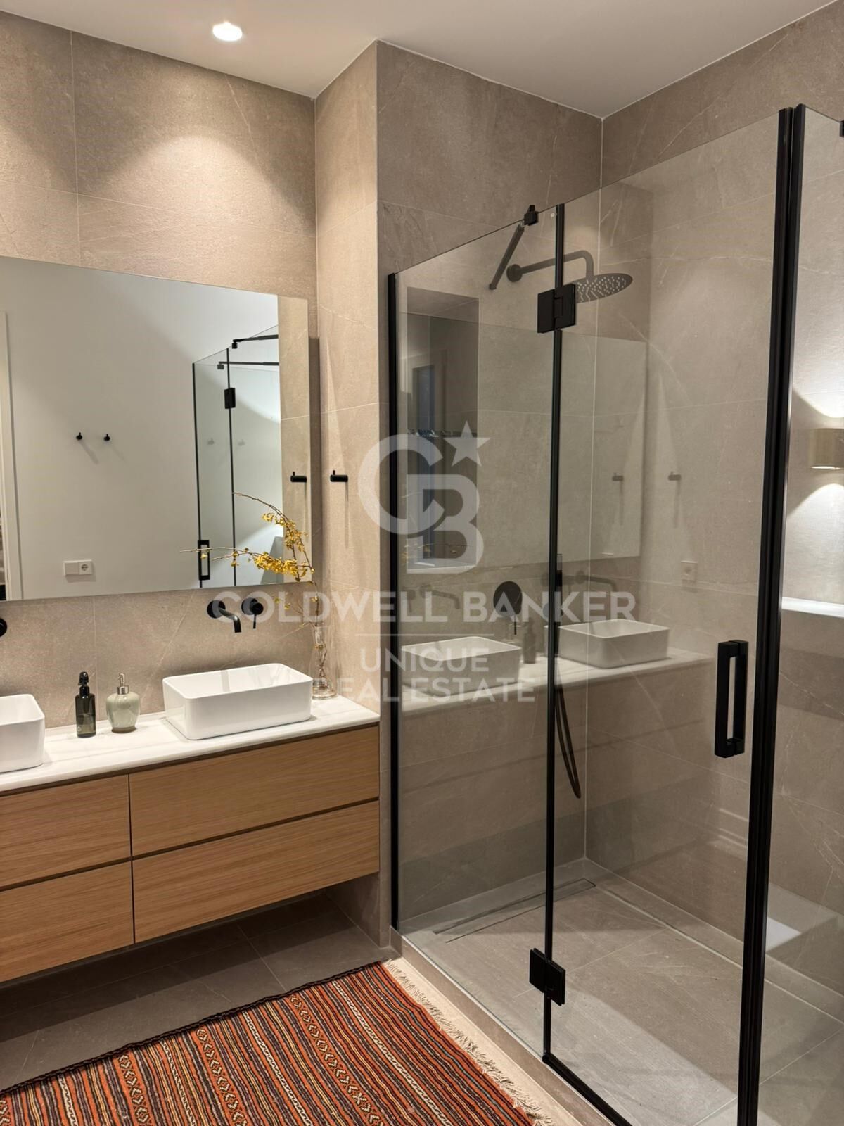 Renovated exterior flat in Justicia, Madrid