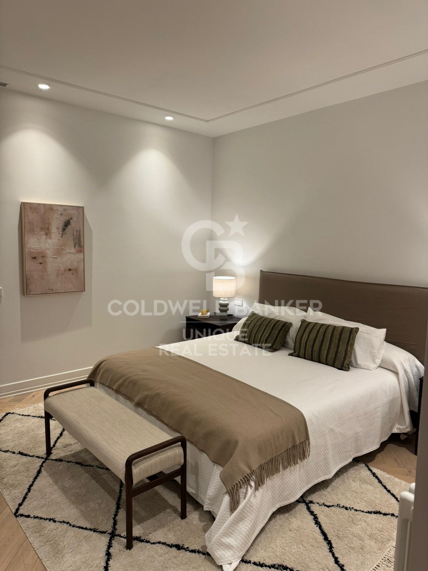 Renovated exterior flat in Justicia, Madrid