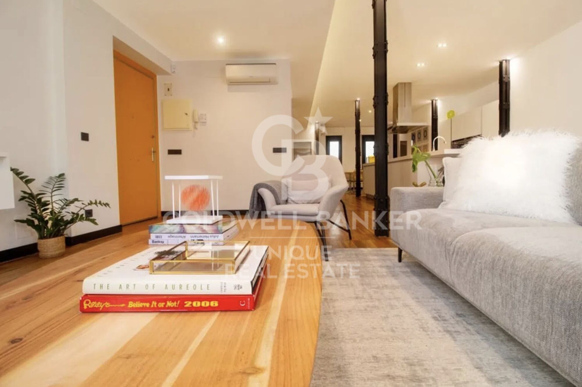 Renovated exterior apartment in the center of Madrid