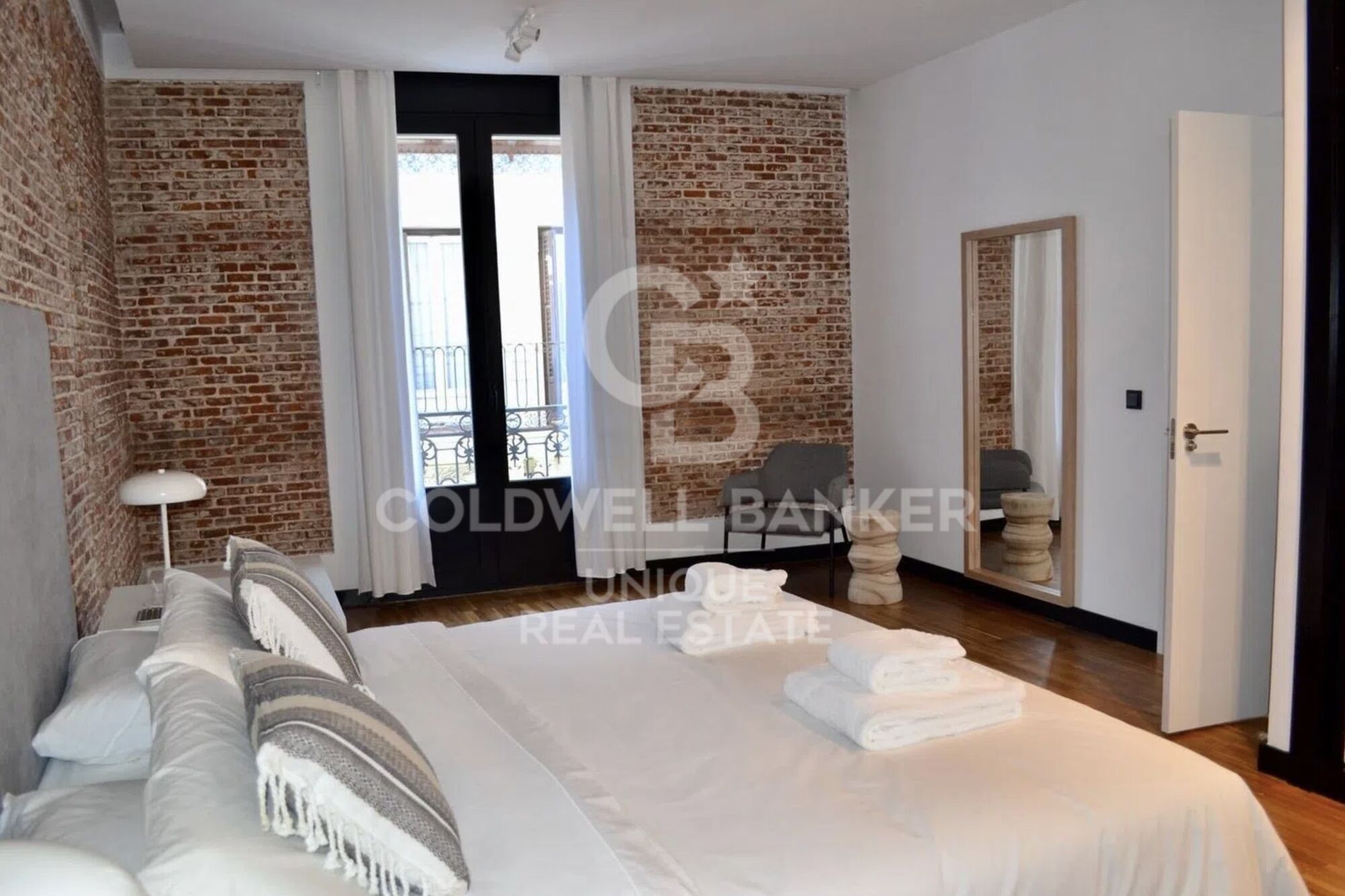 Renovated exterior apartment in the center of Madrid