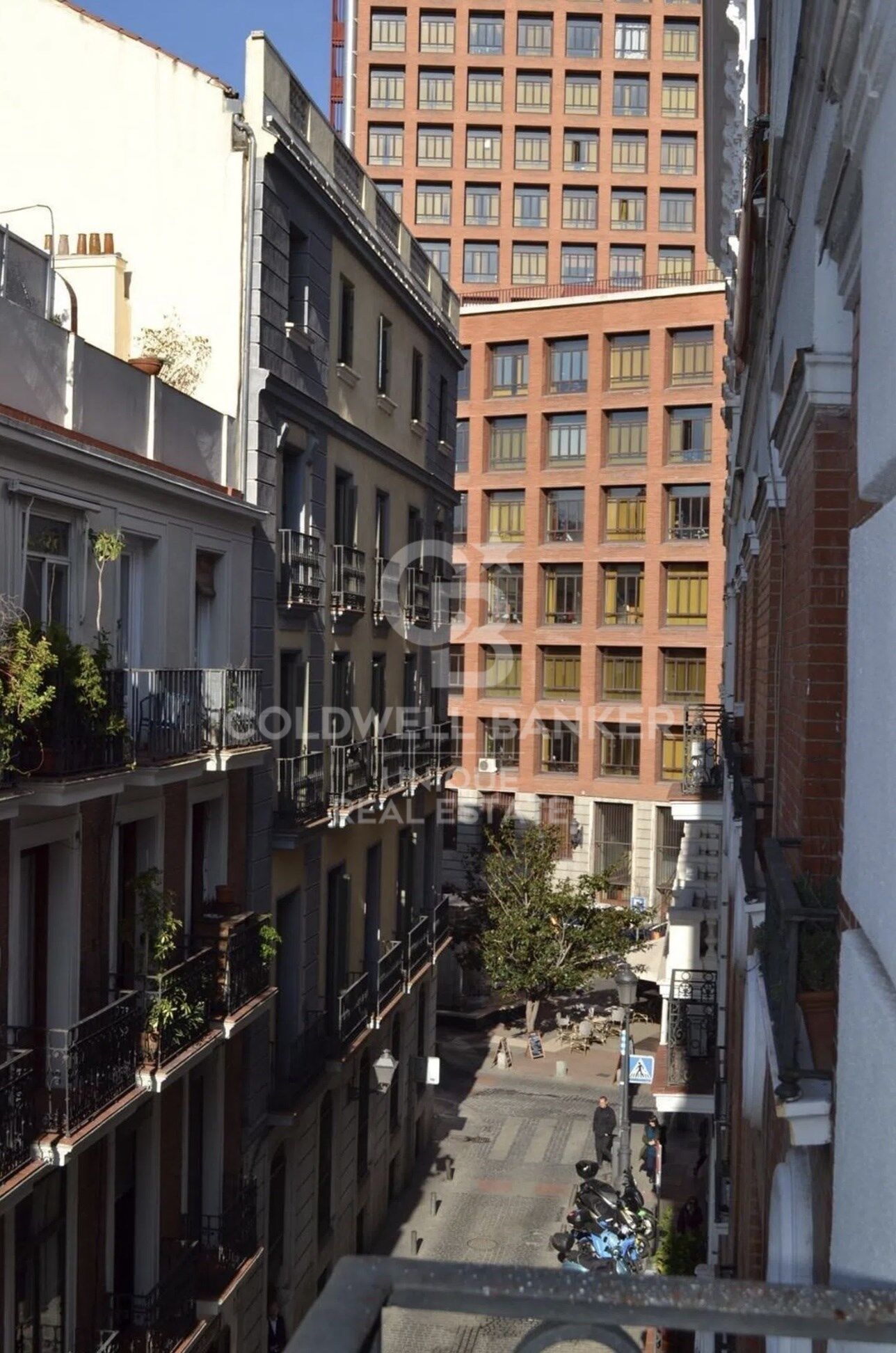 Renovated exterior apartment in the center of Madrid
