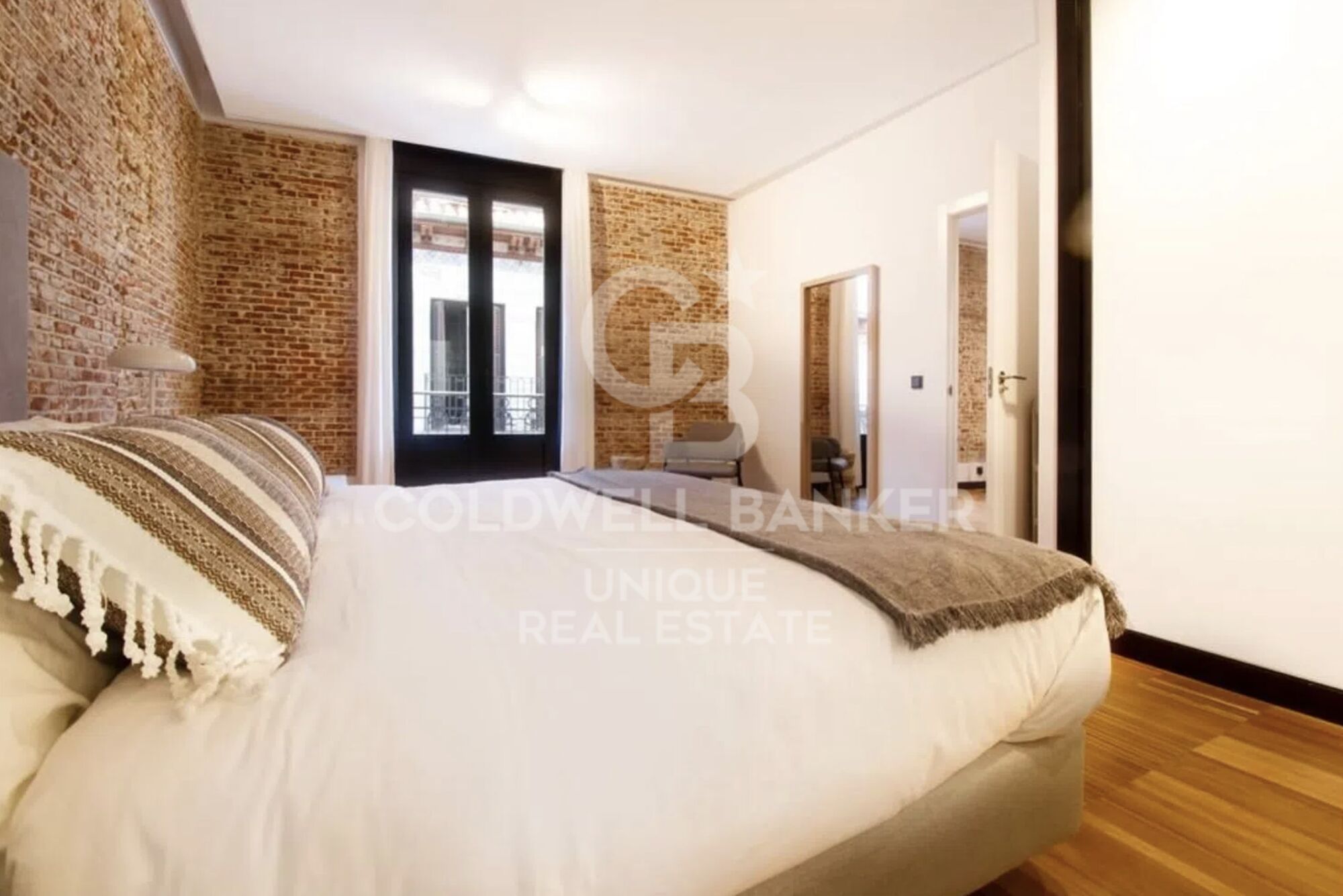 Renovated exterior apartment in the center of Madrid