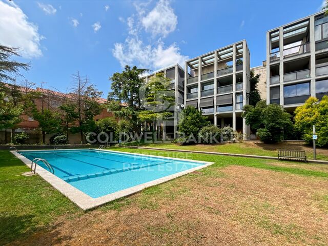 Apartment for sale in Finestrelles with 2 parking spaces and communal pool