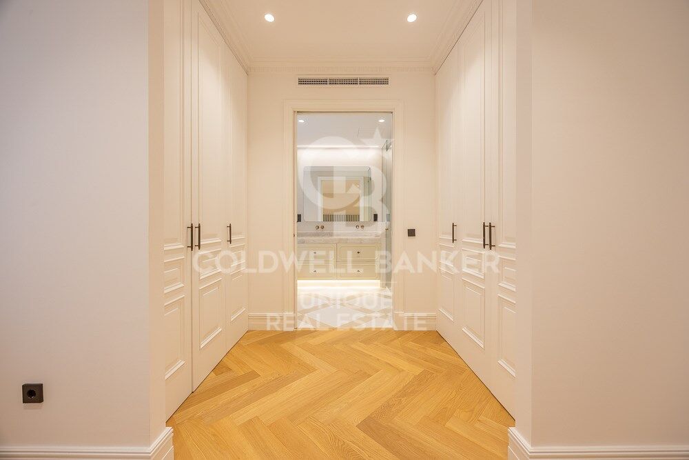 Renovated Three-Bedroom Apartment in the Heart of Almagro