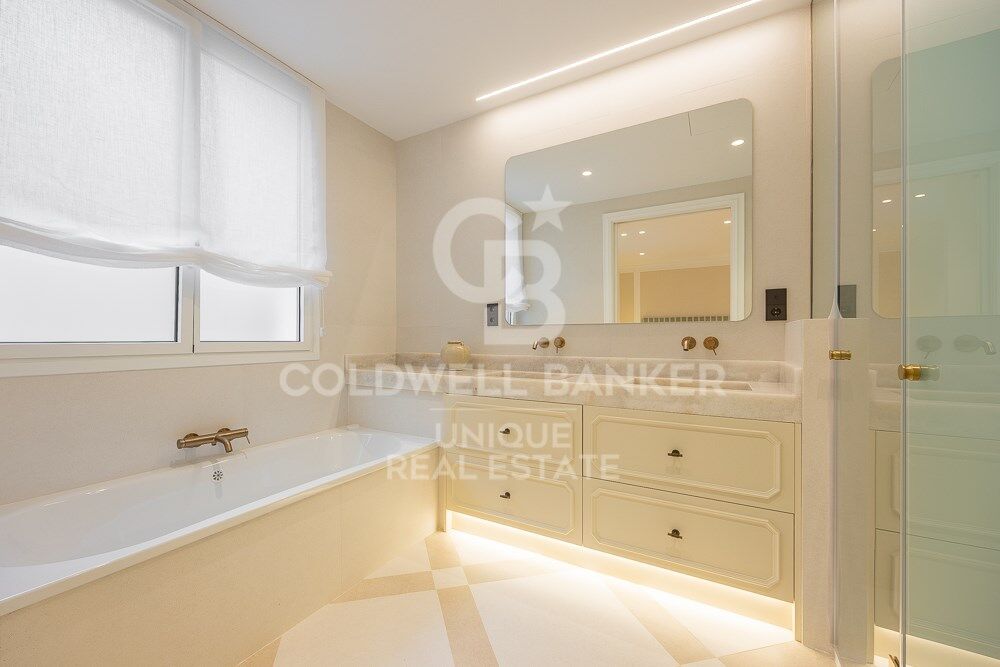 Renovated Three-Bedroom Apartment in the Heart of Almagro