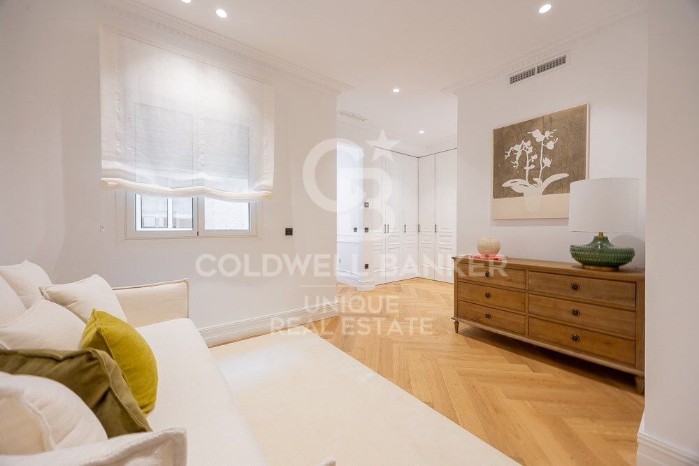 Renovated Three-Bedroom Apartment in the Heart of Almagro