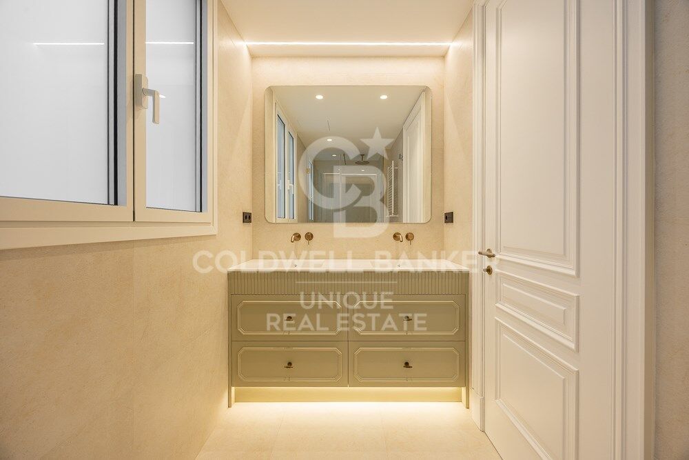 Renovated Three-Bedroom Apartment in the Heart of Almagro