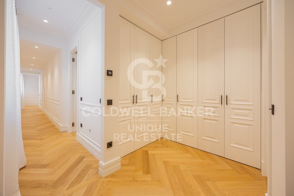 Renovated Three-Bedroom Apartment in the Heart of Almagro