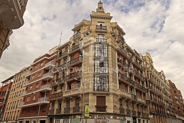 Flat 3 Bedrooms Sale Madrid