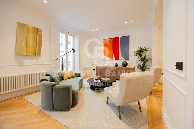 Renovated Three-Bedroom Apartment in the Heart of Almagro