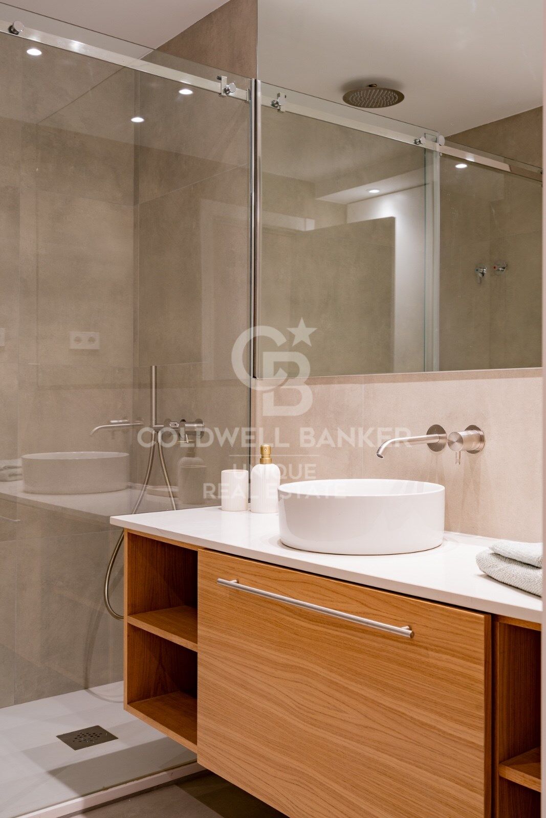 1-bedroom exterior flat in Colón, Madrid
