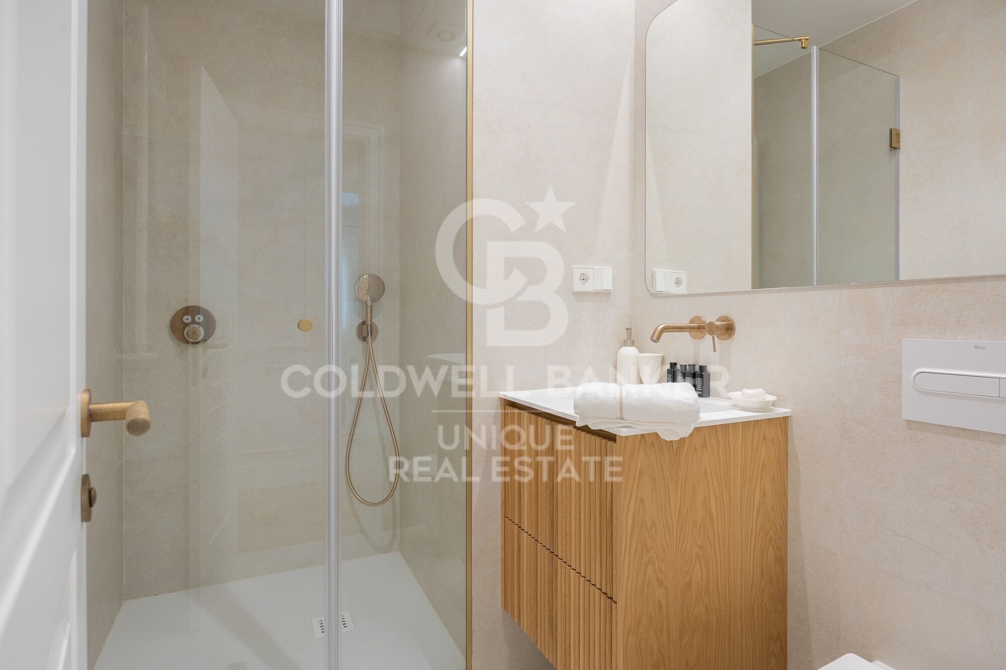 Renovated three-bedroom apartment in Castellana, Madrid