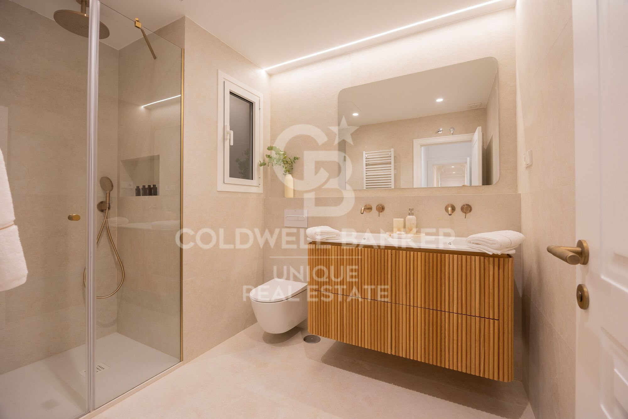 Renovated three-bedroom apartment in Castellana, Madrid