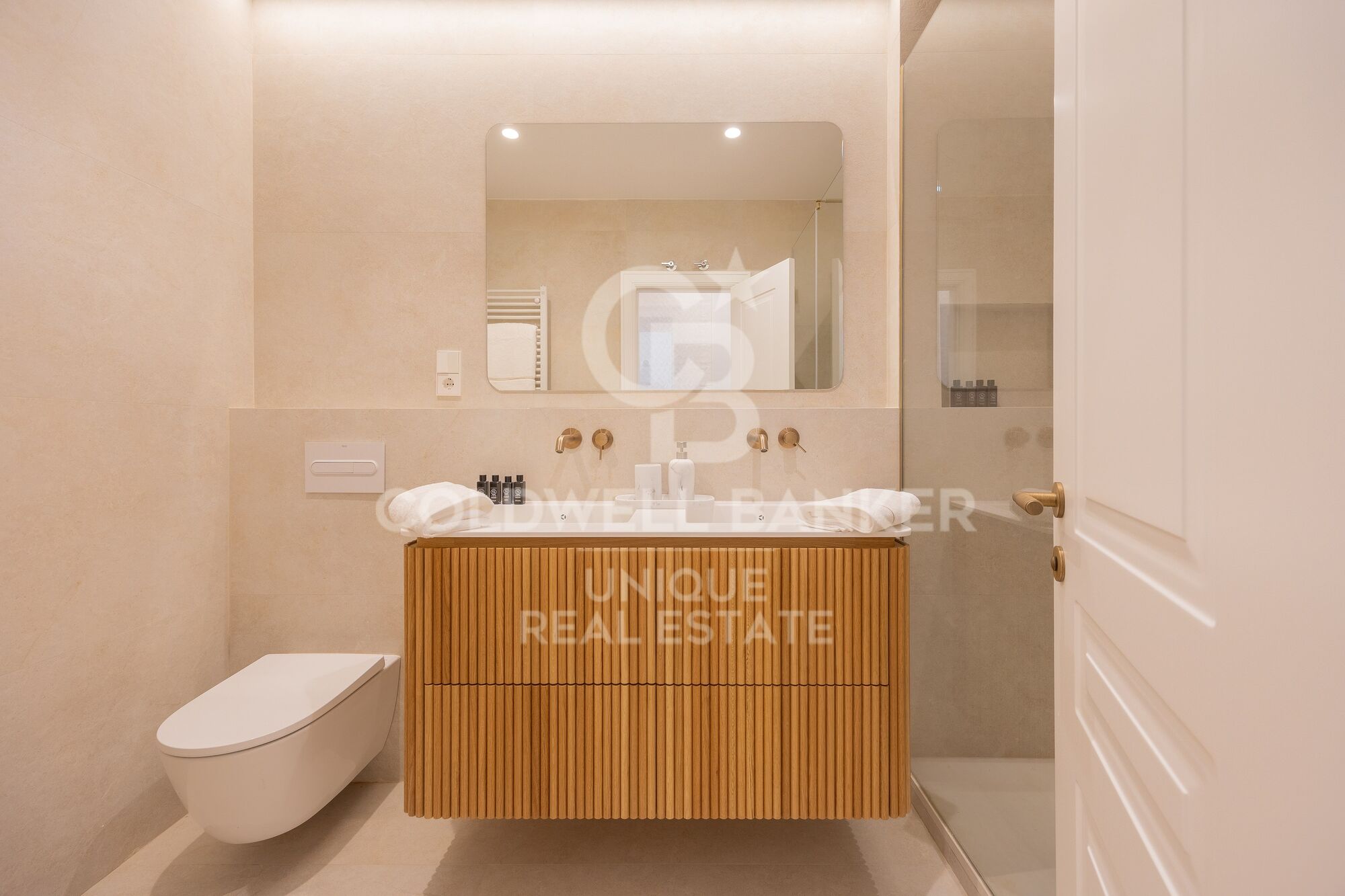 Renovated three-bedroom apartment in Castellana, Madrid