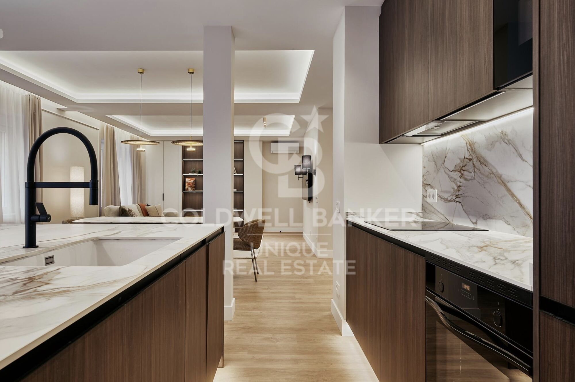 Renovated exterior apartment with three bedrooms in Goya, Madrid.