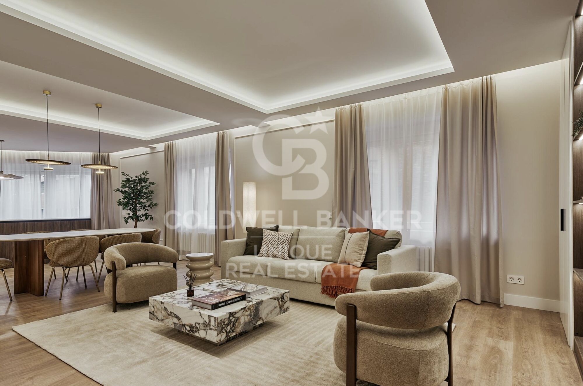 Renovated exterior apartment with three bedrooms in Goya, Madrid.