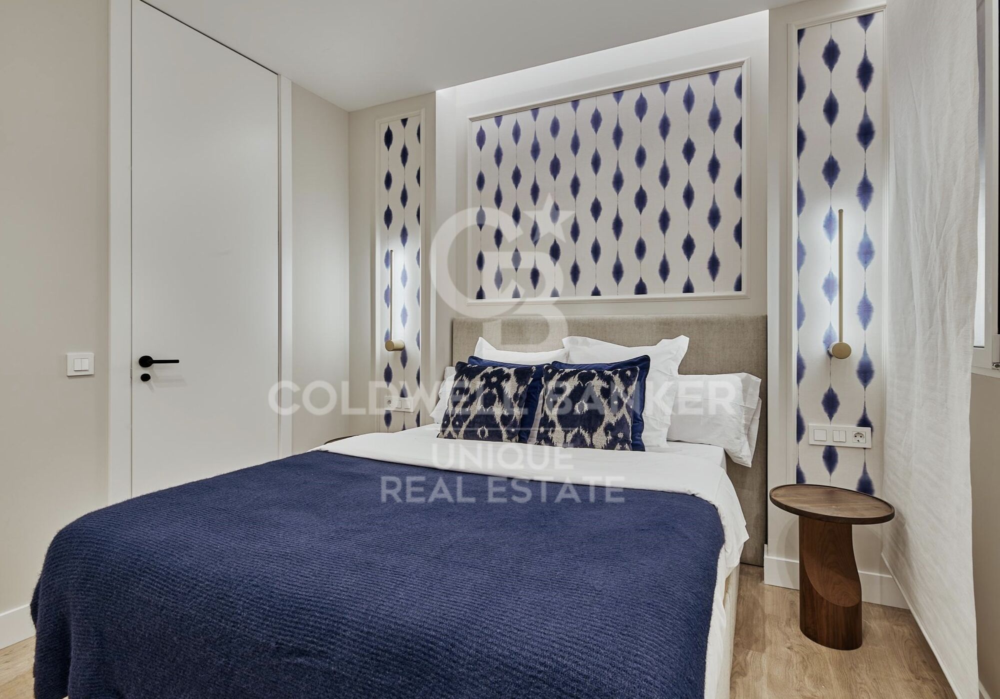 Renovated exterior apartment with three bedrooms in Goya, Madrid.
