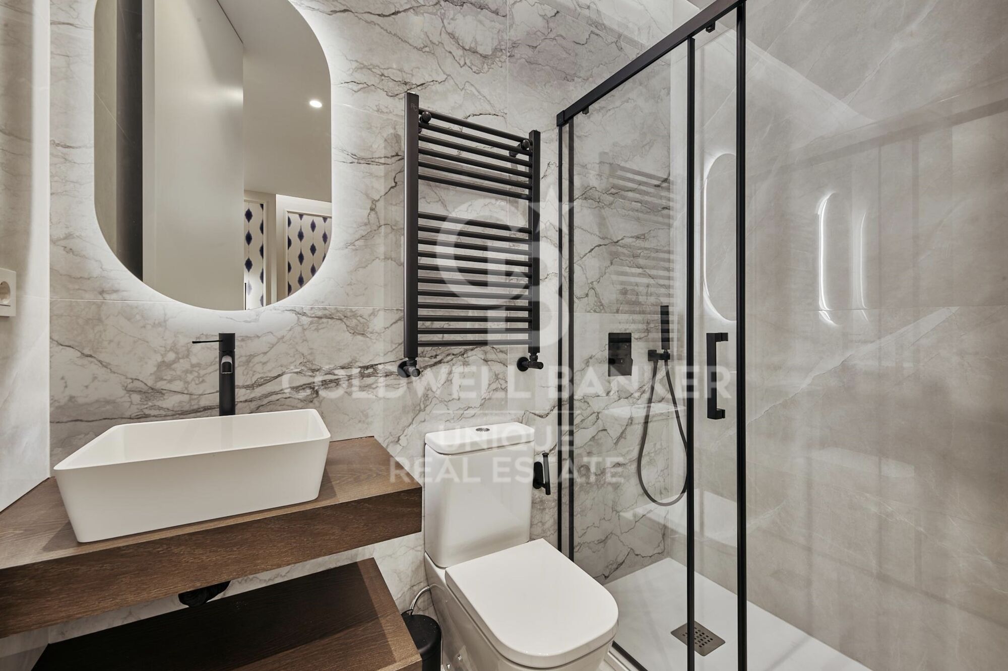 Renovated exterior apartment with three bedrooms in Goya, Madrid.
