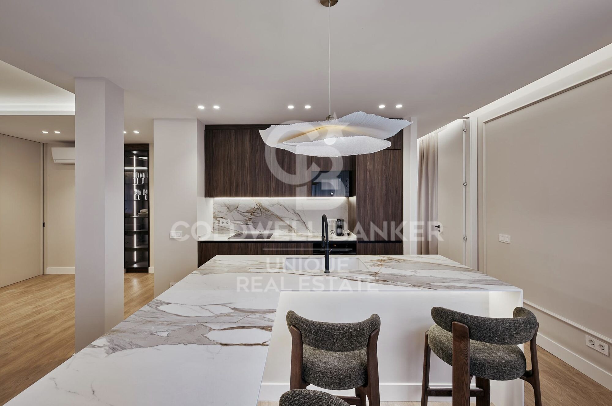 Renovated exterior apartment with three bedrooms in Goya, Madrid.