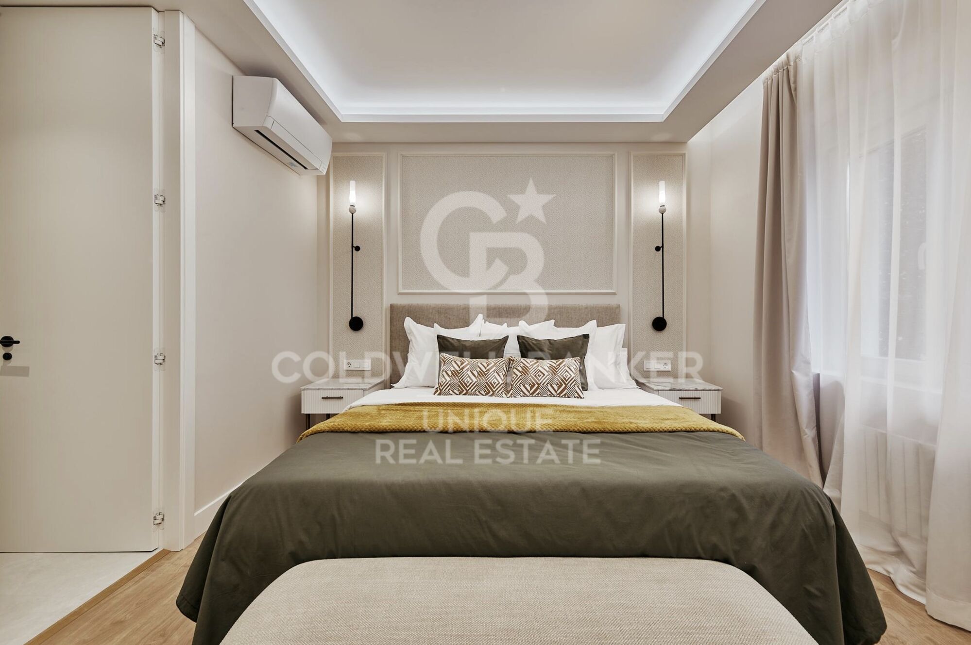 Renovated exterior apartment with three bedrooms in Goya, Madrid.