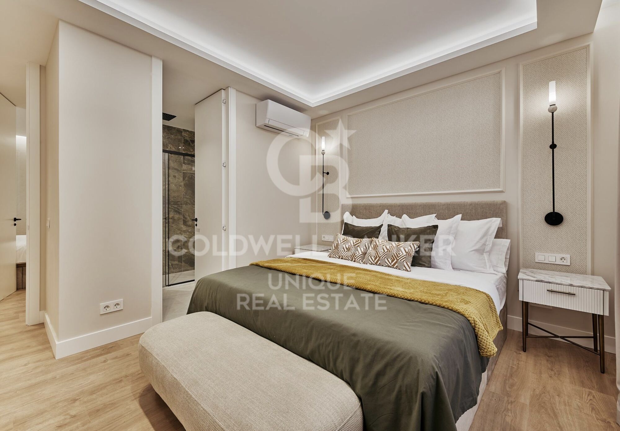 Renovated exterior apartment with three bedrooms in Goya, Madrid.